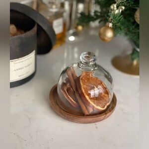 Mini Glass Dome Dessert Cake Dish with Wooden Base
– 10.5cm